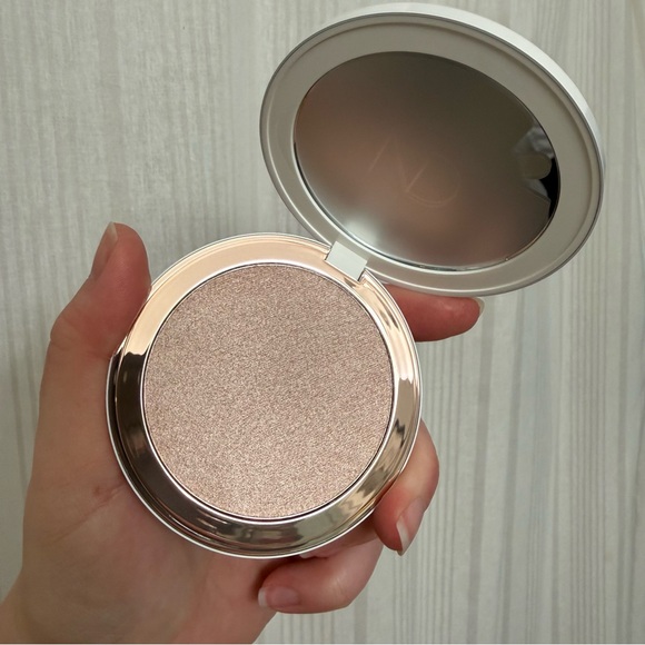 NIB🔥 NATASHA DENONA HY-GEN SKINCARE INFUSED GLOW BEAUTIFIER FACE POWDER - Picture 8 of 8